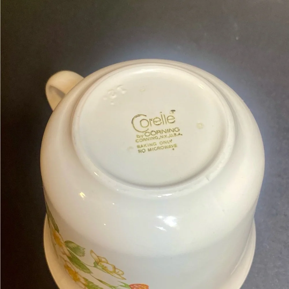 Vintage Corelle By Corning Strawberry‎ Pattern Coffee Mug